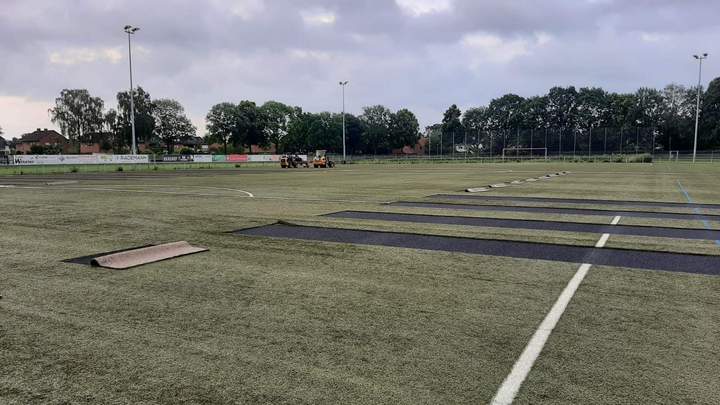 Sportplatz bekommt einen neuen Boden