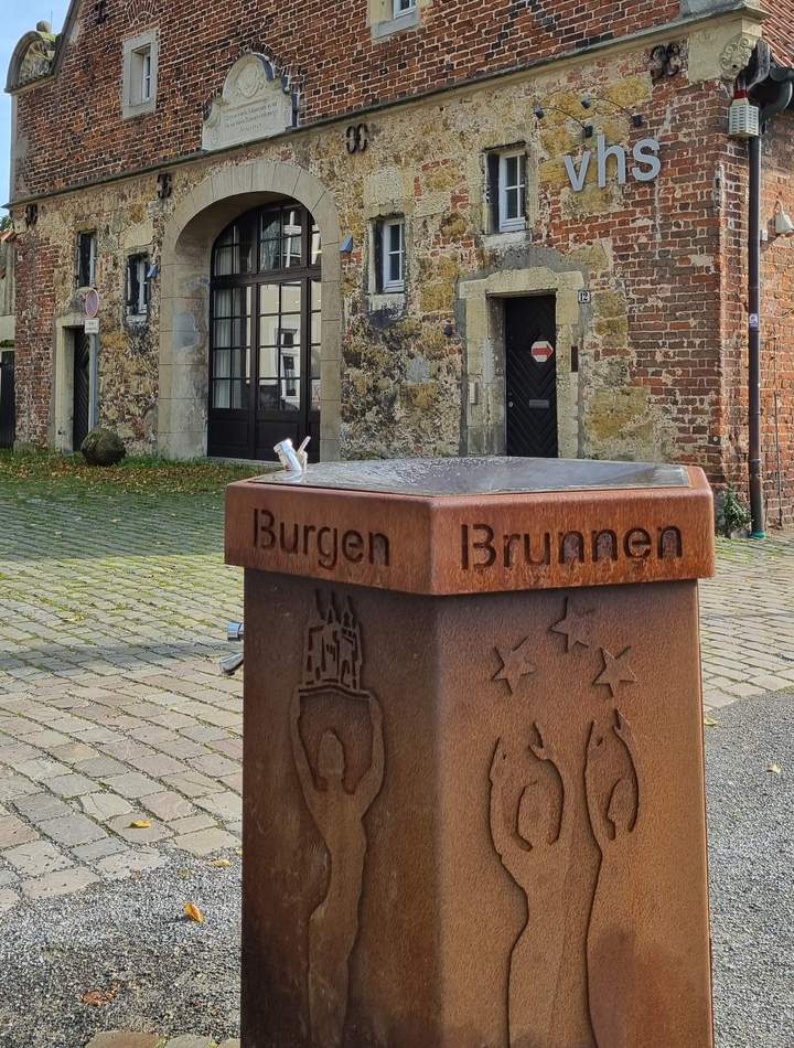 Trinkbrunnen an der Burg