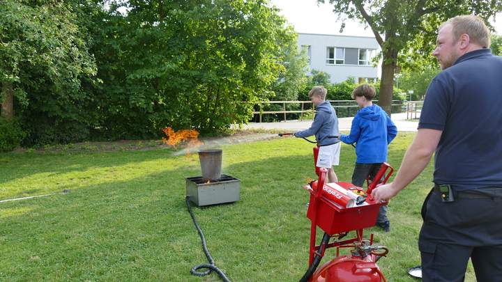 Feuer wird gelöscht
