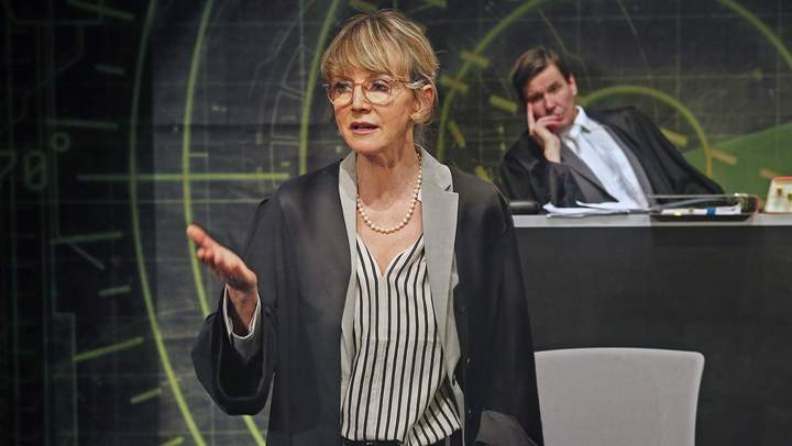Schauspielerin auf der Bühne